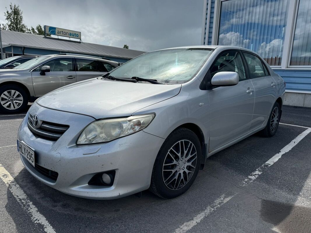 Toyota Corolla 1,33 Dual VVT-i Linea Sol 4ov, vm. 2009, 372 tkm (1 / 3)