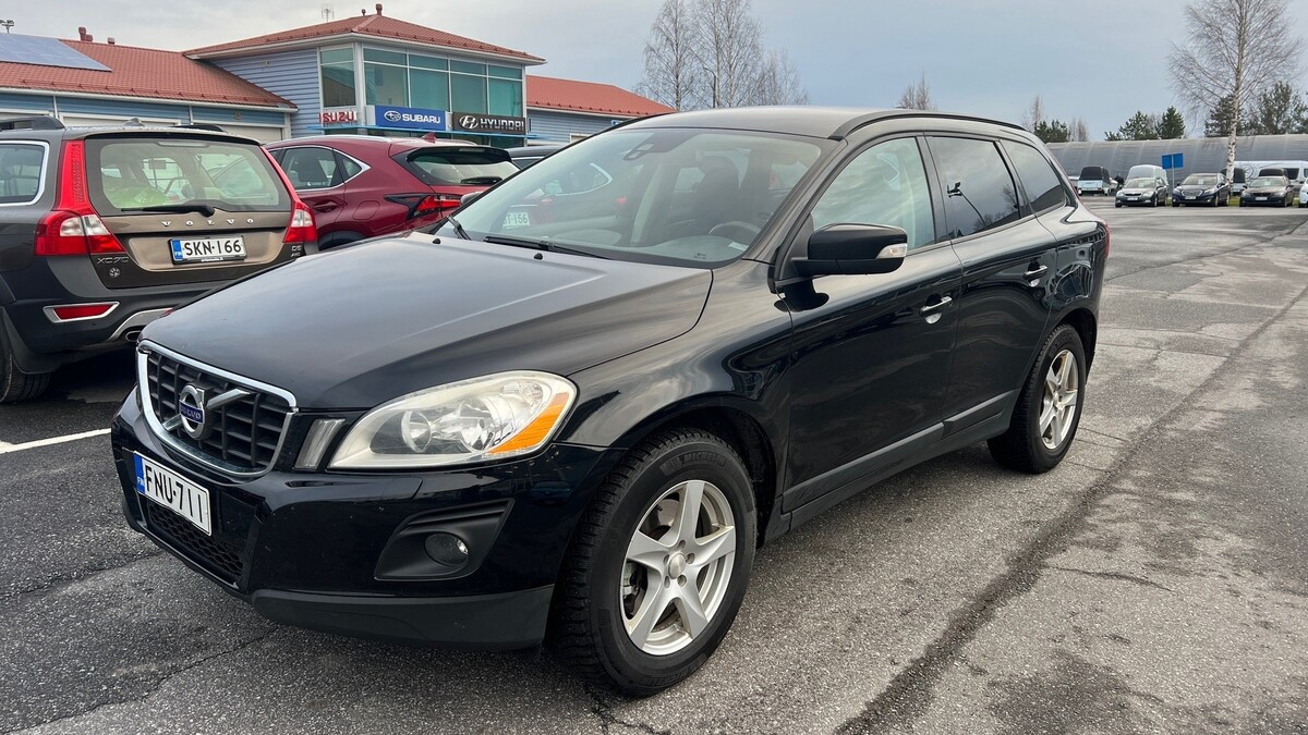 Volvo XC60 2,4D AWD Kinetic, vm. 2009, 315 tkm (1 / 3)