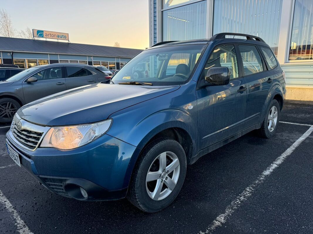 Subaru Forester 2,0 X RR **ALENNUSVAIHTEELLA!**, vm. 2009, 100 tkm (1 / 4)