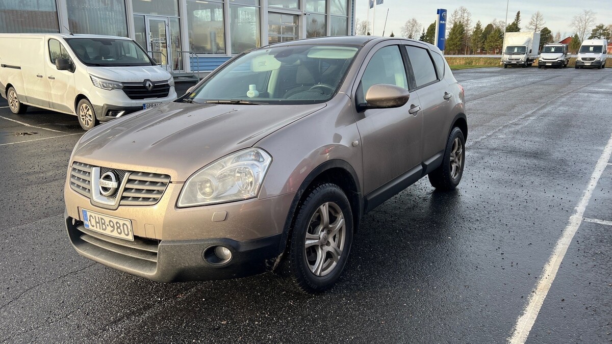 Nissan Qashqai 1,6 Tekna 5MT 4x2, vm. 2008, 256 tkm (1 / 5)