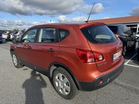 Nissan Qashqai 1,6 Visia 5MT 4x2, vm. 2008, 200 tkm (2 / 3)