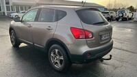 Nissan Qashqai 1,6 Tekna 5MT 4x2, vm. 2008, 256 tkm (3 / 5)