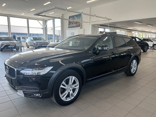 VOLVO V90 Cross Country D4 AWD aut **KORKO ALK. 2.99% + KULUT!**NAVI, KOUKKU, ADAPT.VAKKARI,WEBASTO, VOC!*', vm. 2018, 122 tkm