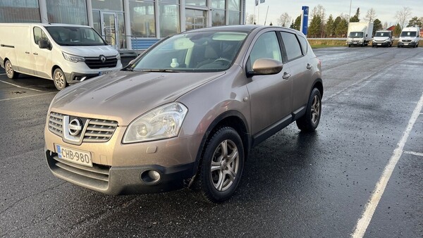 Nissan Qashqai 1,6 Tekna 5MT 4x2, vm. 2008, 256 tkm